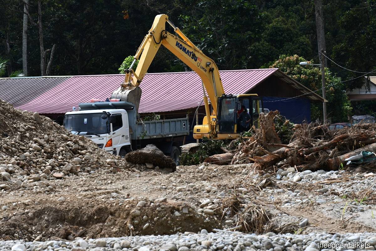 Finance Ministry: Floods reduced economic sector production by RM4b to RM8b